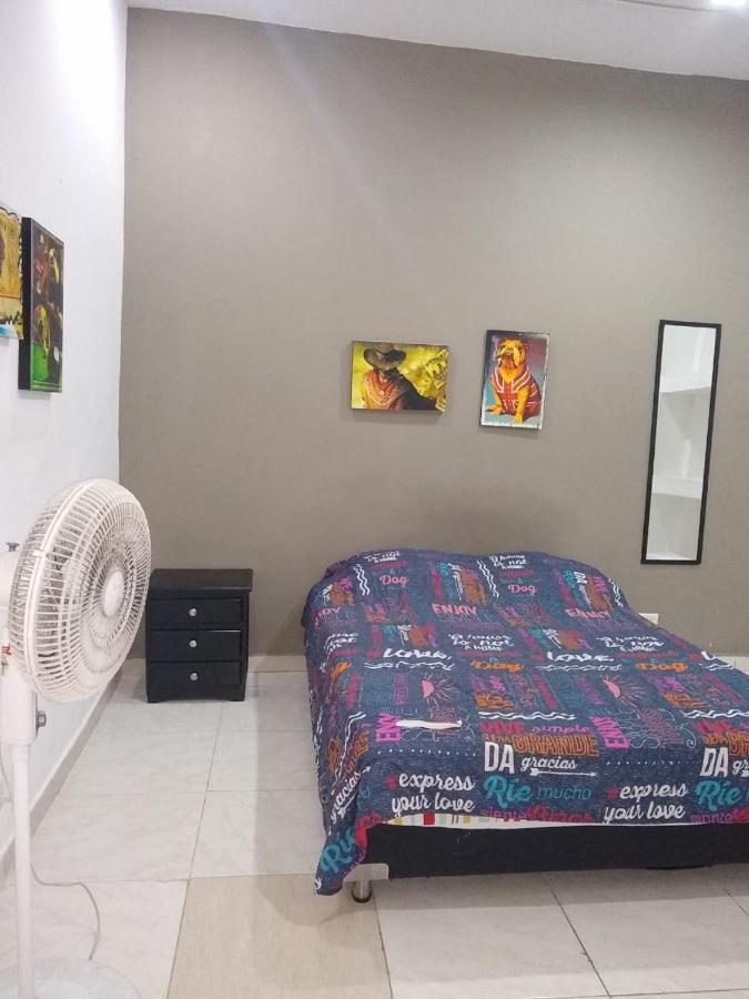 Hostal Komfort Medellín Extérieur photo