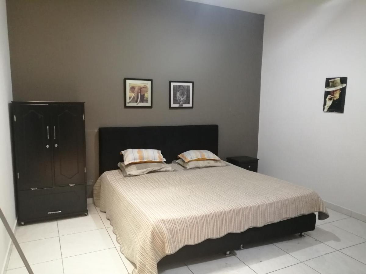 Hostal Komfort Medellín Extérieur photo