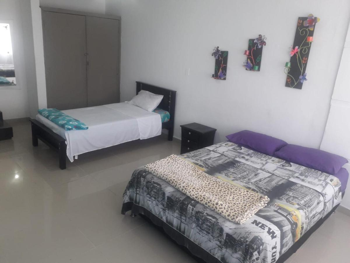 Hostal Komfort Medellín Extérieur photo