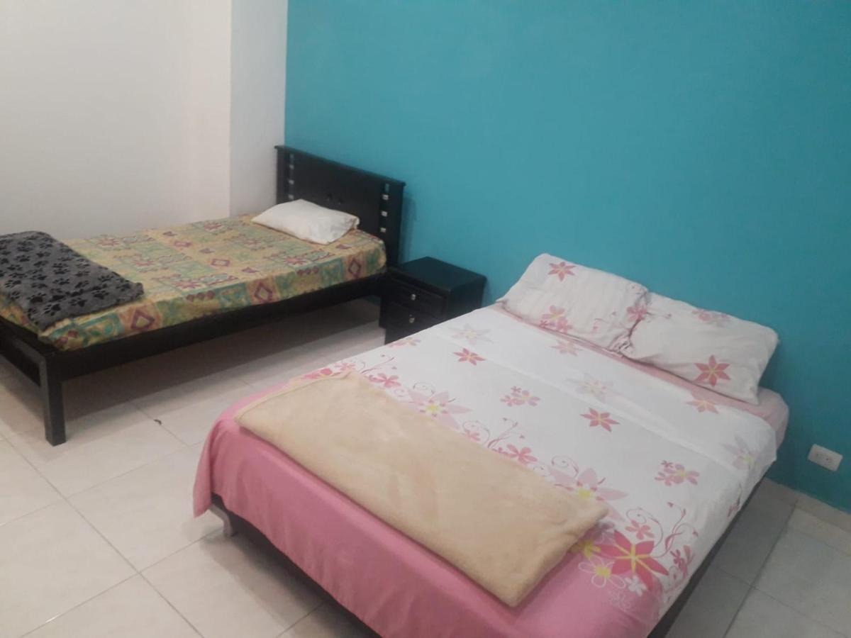 Hostal Komfort Medellín Extérieur photo