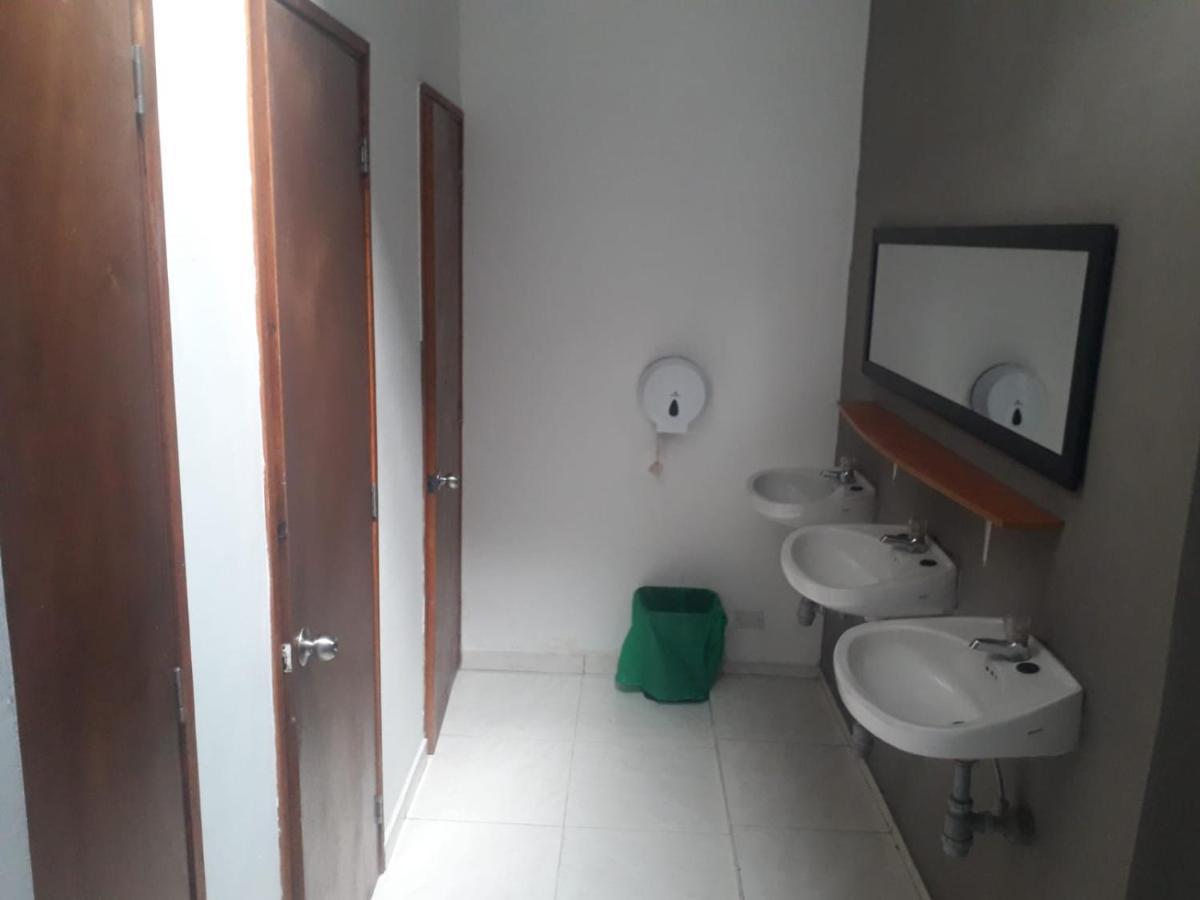 Hostal Komfort Medellín Extérieur photo